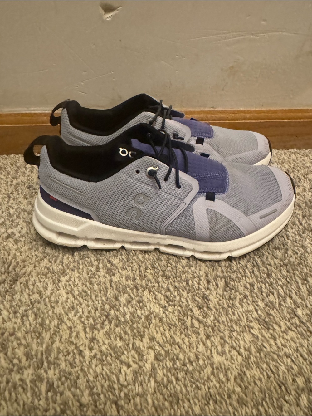 Girls On Clouds Youth Size 4.5 CloudSky Nimbus Blueberry Swiss Shoes